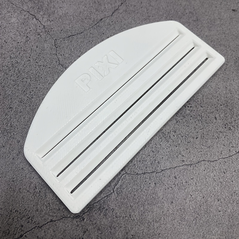 Presse-Fraise pour Chat | Distributeur de Nourriture pour Animaux de Compagnie en Plastique Robuste avec Base Antidérapante, Couvercle Facile à Ouvrir, Pas d'Assemblage Nécessaire, Conception Compacte, Plastique Durable, Couleur Aléatoire, Sans Pile