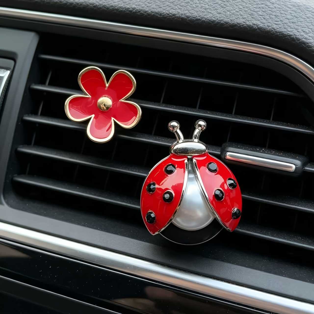TEMU 2/4 pz Diffusore di Deodorante per Auto a Forma di Insetto tra Cespugli di , Divertente Decorazione per Interni Auto, Senza