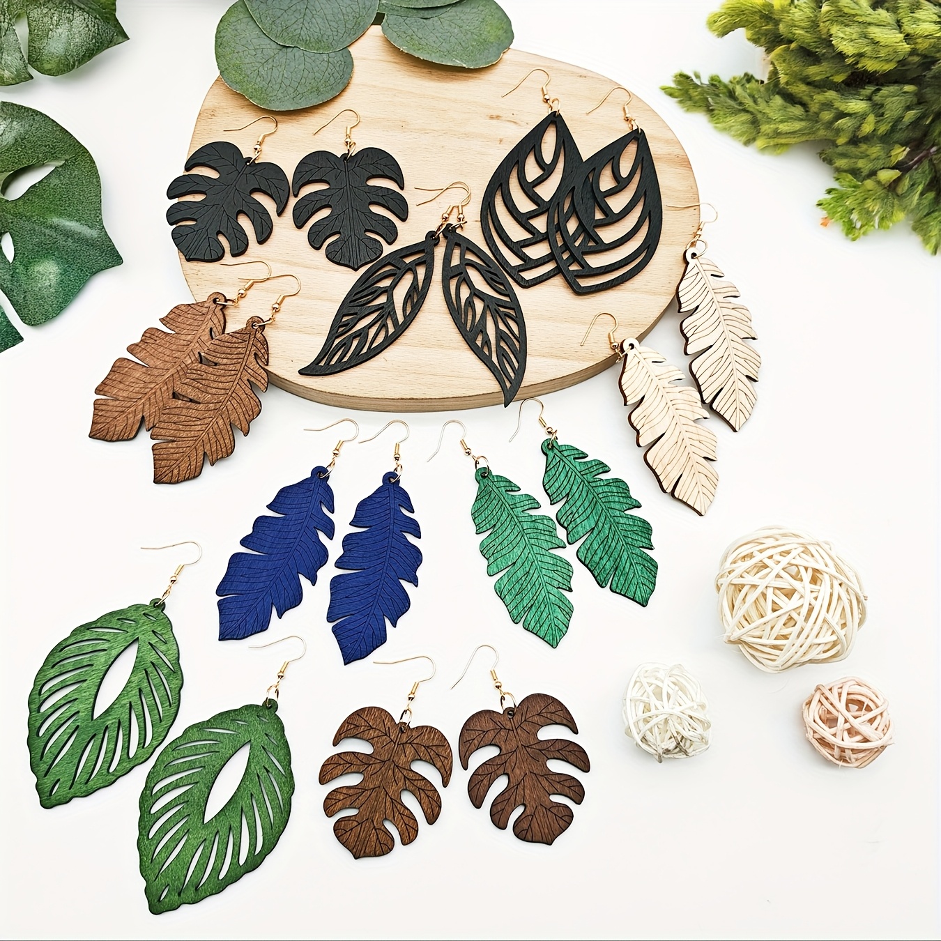 Wooden Cutout Floral Pattern Earrings Set - Natural Choice
