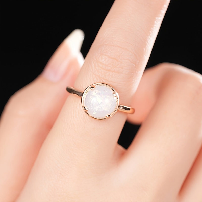 Women's Dainty Minimalist Champagne Golden 4-Claw Design Ring