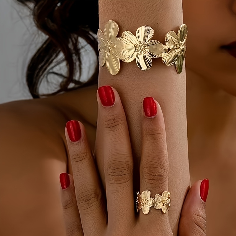 TEMU 1 Set Of Stylish Classic Wide-face Floral Pattern Bracelet And Ring Set, Golden-tone Metallic Finish For Daily Wear, Jewelry Sets, Jewelry Sets