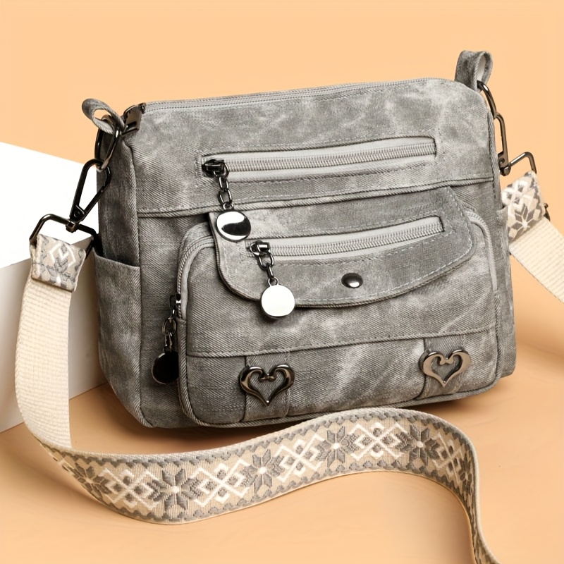 E-shop Perfect Lily Damen Bohemian Mini-Umhängetasche mit Herz-Anhänger – Schultertasche mit verstellbarem breitem Riemen, mehrfach unterteiltes