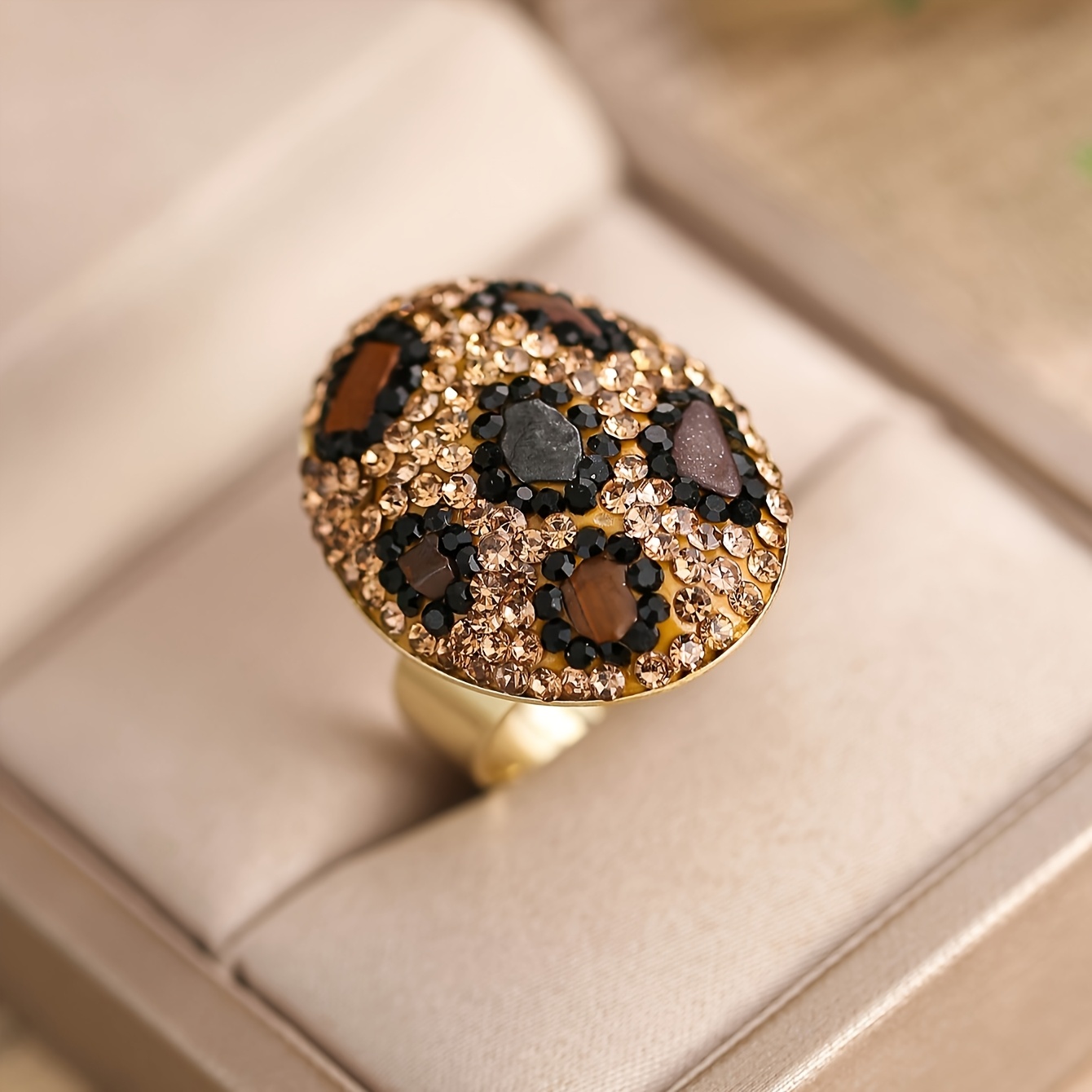 

1pc Vintage Leopard Print Ring For Women – Stylish Golden-tone Copper Band With Black, Brown & Amber Gemstones, Casual Attire Or Parties