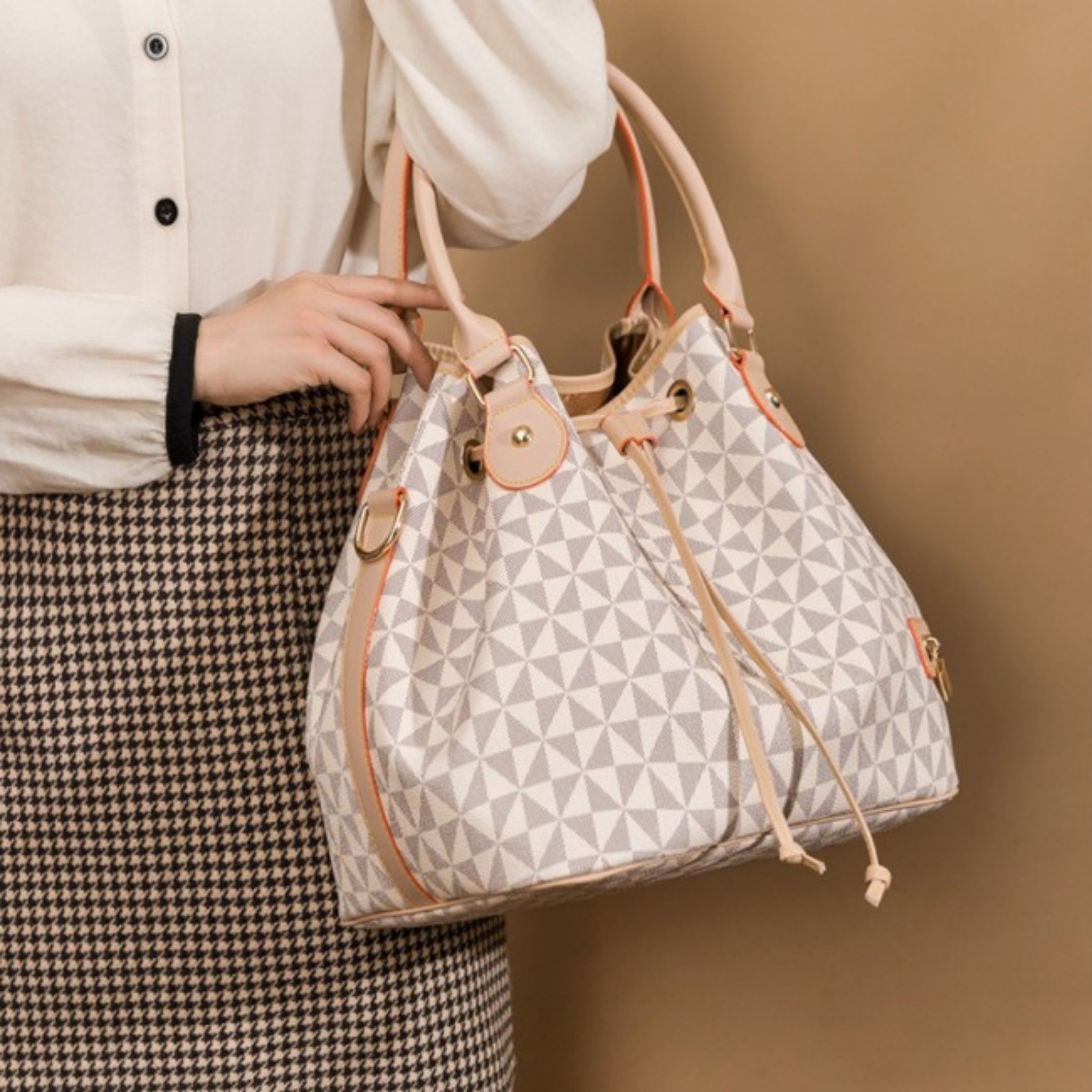 

Women's Chic Argyle Drawstring Bucket Handbag Spacious Versatile Crossbody Strap