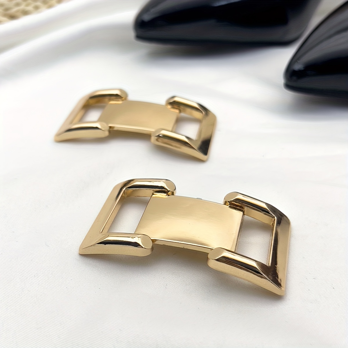 E-shop 2er-Set Elegante Quadratische Strass Kristall Schuhclips, Hohles Design aus Zinklegierung, Dekorative Schuhverschlüsse für High Heels, Kleider,