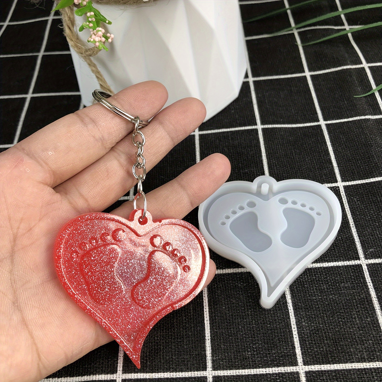 

Diy Heart-shaped Footprint Keychain & Necklace Pendant Silicone Mold - Epoxy Resin Casting For Handcrafts, Love, Pendant Ring