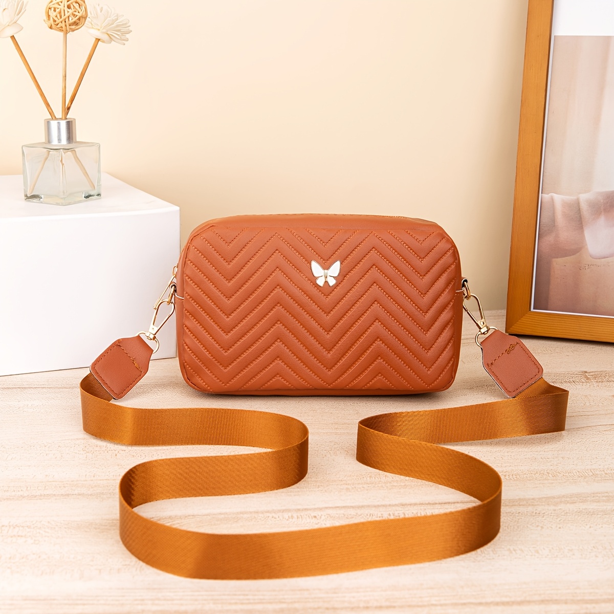 Choisissez DHgate Sac À Bandoulière Pour Femmes Sac À Bandoulière En Cuir Avec Chaîne, Lettre En Relief, Sac À Main De Luxe Aujourd'hui