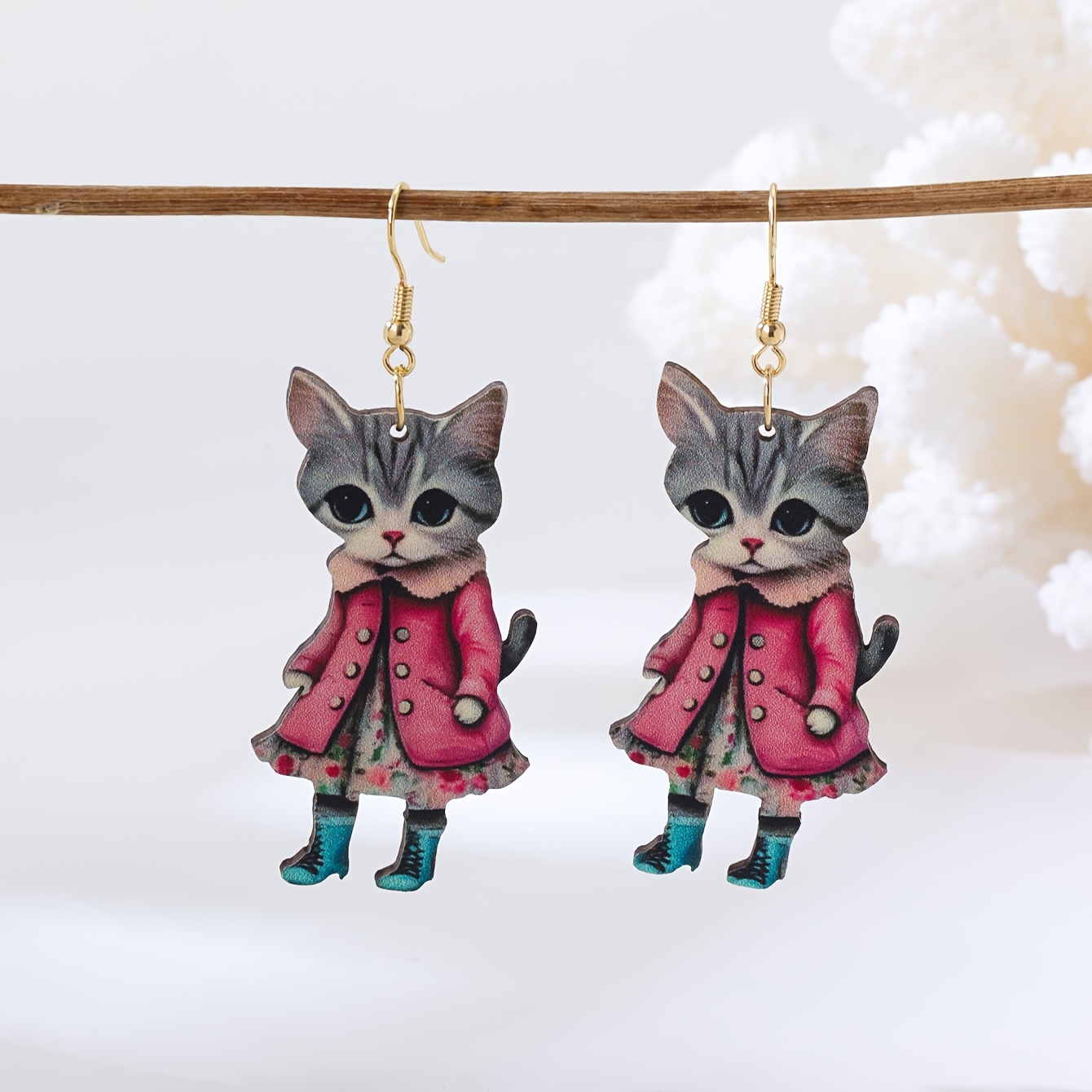 

1 Pair Woodland 14k Golden Plated Cute Cat Wooden Earrings For Women, Kitty Drop Dangle Earrings With Iron Hooks, Fashion Accessory