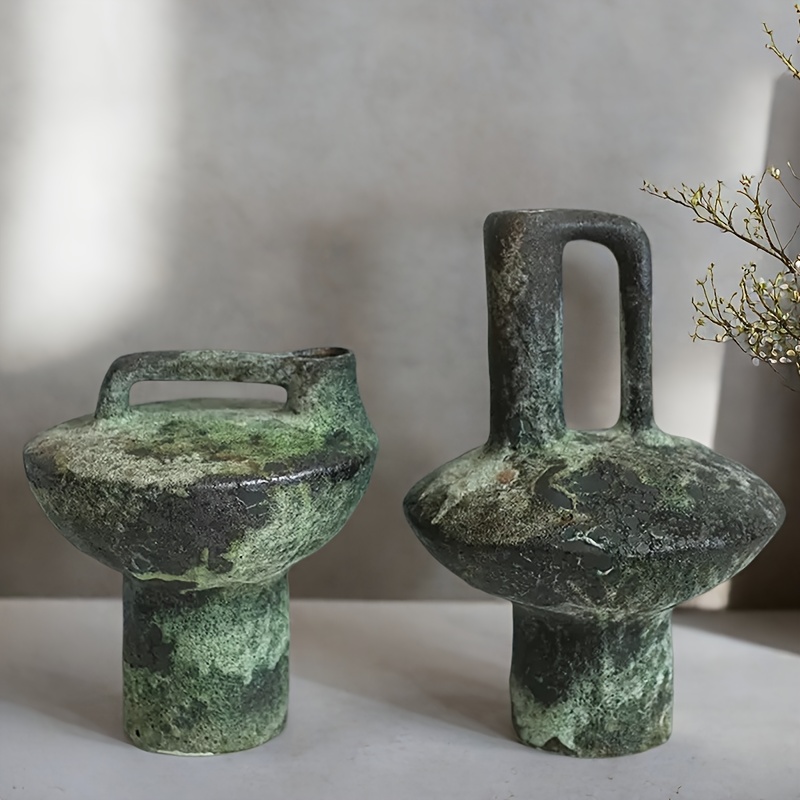 A Rustic Country Style Ceramic Vase with Unique Design, Suitable for Living Room, Study, Entryway, Bedroom, and Homestays, Ideal for Gifting