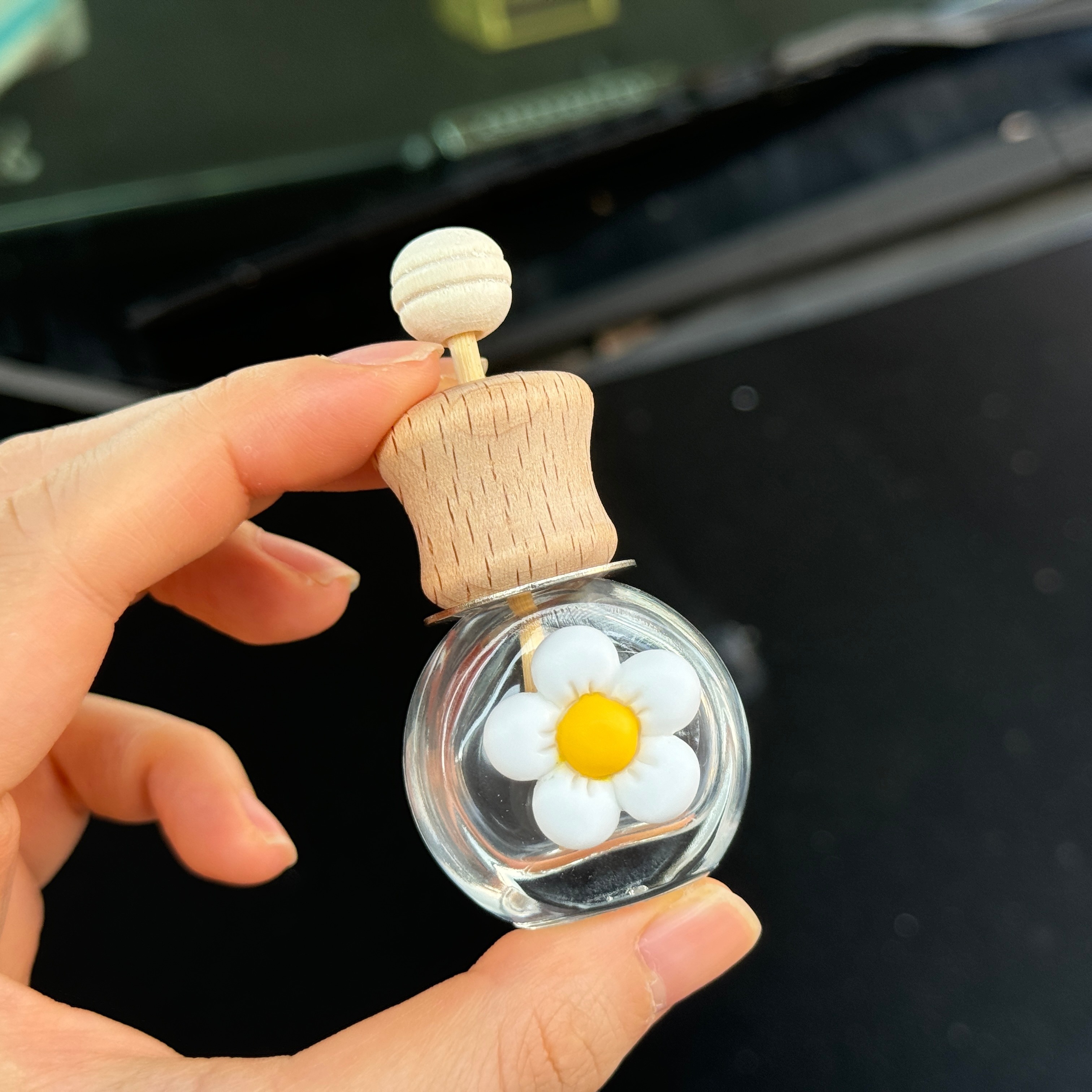 

Refillable Car Air Freshener - Floral Glass Bottle For Essential Oils, Empty Perfume Diffuser, Decorative Auto Accessory (no Scent Included), Car Perfume