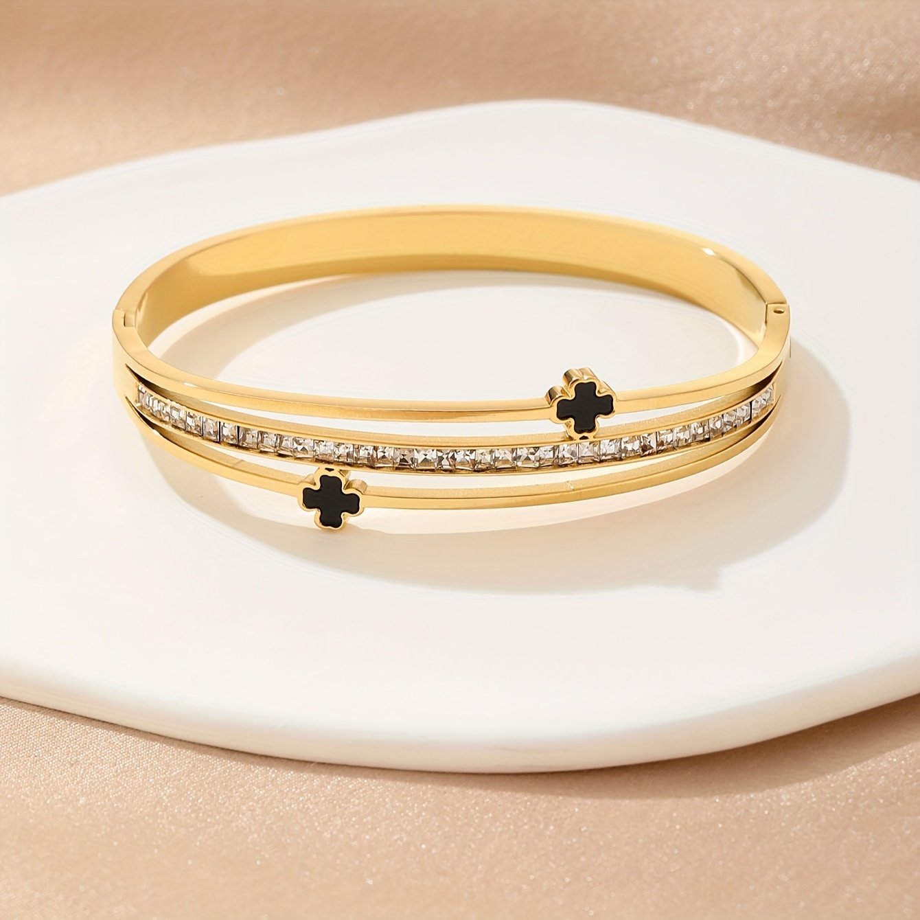 TEMU A Golden Stainless Steel Gold-plated Cubic Zirconia Titanium Bracelet French Retro Neutral Fashion Casual Minimalist Trend Gift- Ladies And Girls Daily Party Holiday Party To Wear.