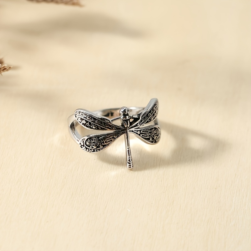 Women's Unique Dragonfly Pattern Ring — Wedding Engagement Gift