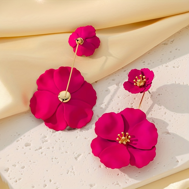 TEMU Un par de aretes colgantes de moda para mujer, diseño floral, personalidad versátil, aretes de de metal, un regalo para una