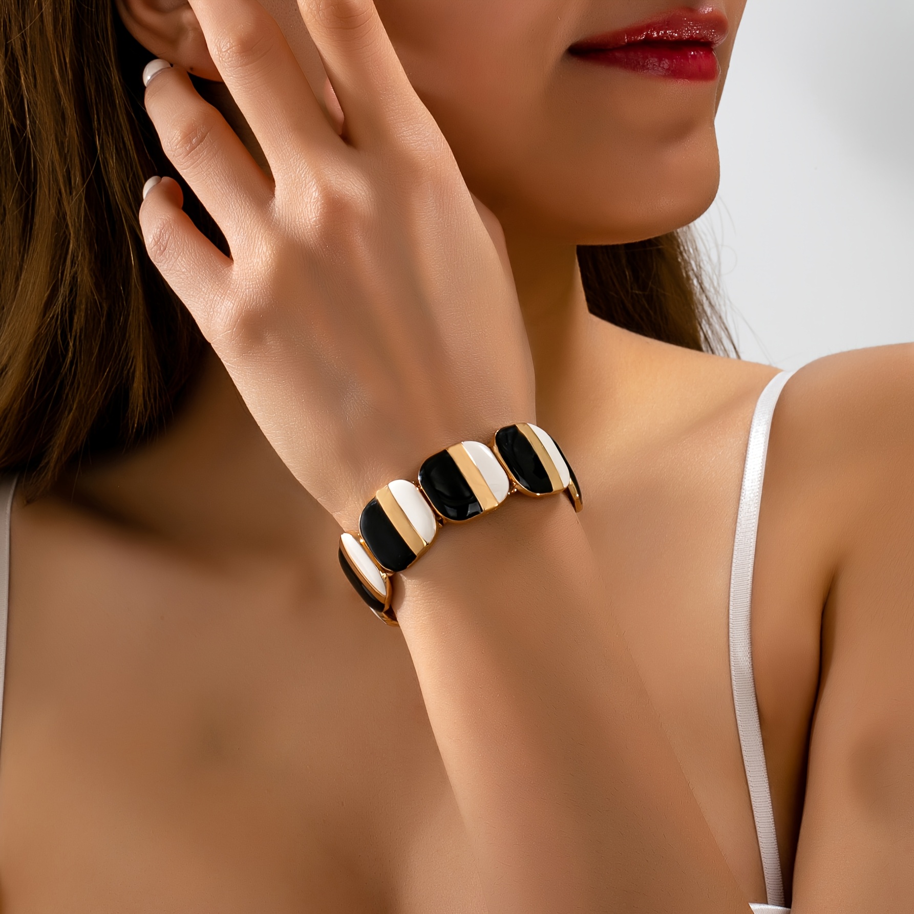 TEMU 1pc Brazalete Elástico de Lujo y Moderno con Diseño Geométrico de Cuadrados con Drip Glaze Negro y , Pulsera Elástica Elegante para Mujer, Ideal