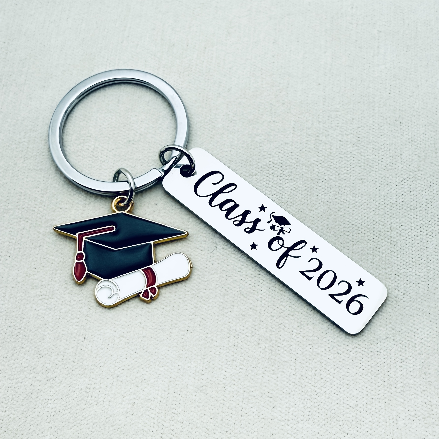 1pc 2026 Graduation Gift Keychain | Perfect For High School And College Graduates, Fashionable And Durable, Iron And Stainless Steel Material