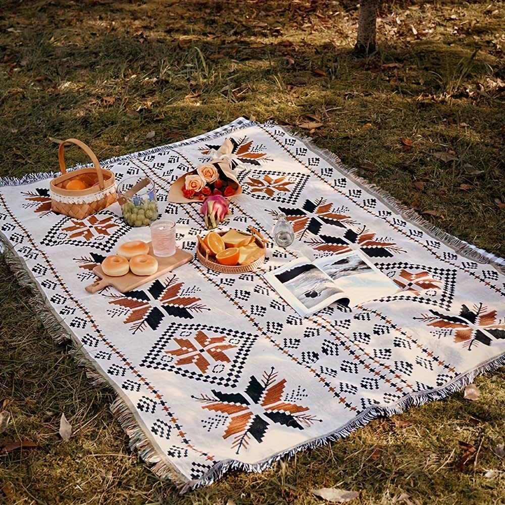 

Bohemian Carpet Picnic Mat, Outdoor Matcamping Supplies, Picnic Cloth & Sofa Blanket, Aztec Throw Blanket, Moisture-proof Matethnic Style Household Goods