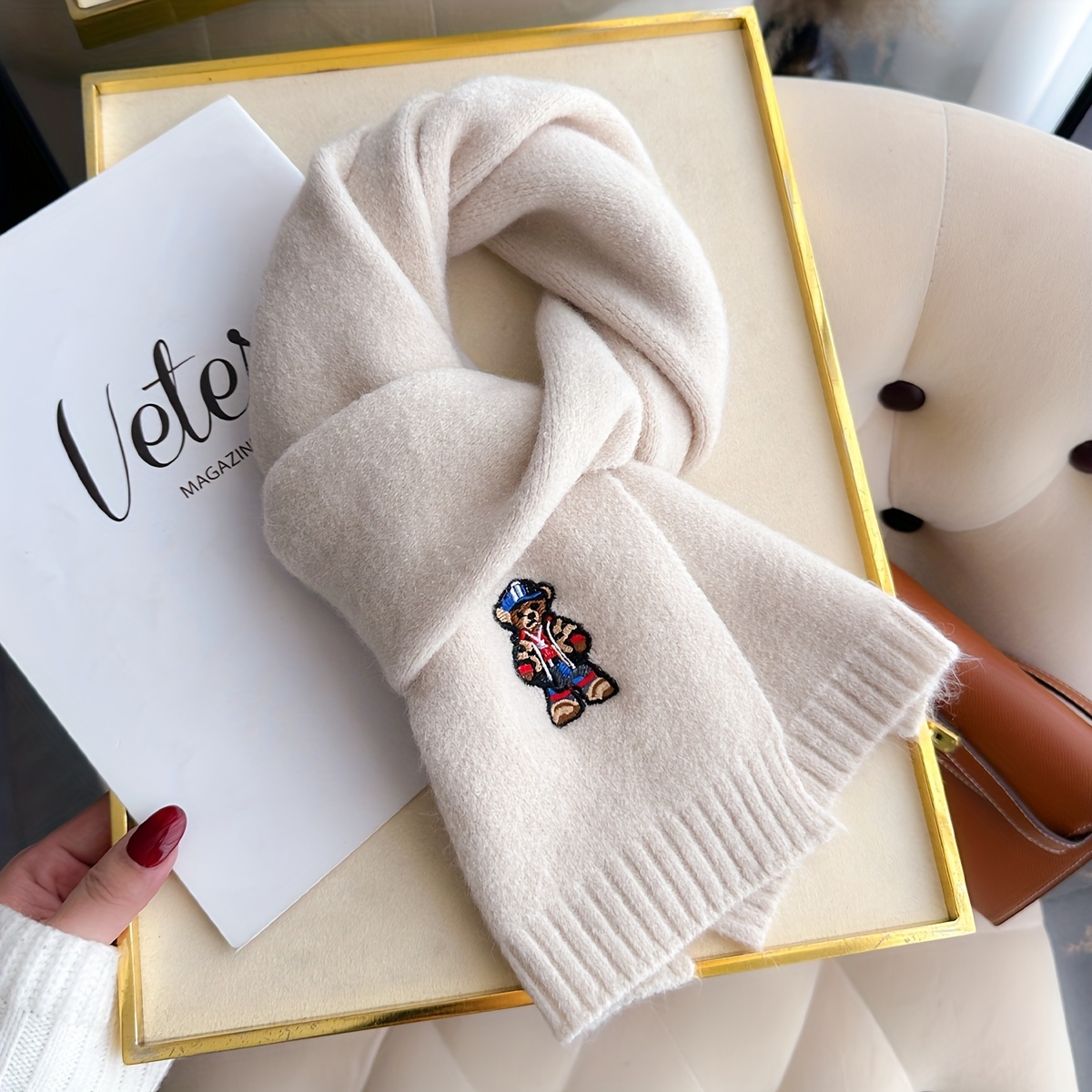 1 Women's Autumn-winter Embroidered Scarf With Cute Bear Pattern, Simple And Warm, Essential For Winter