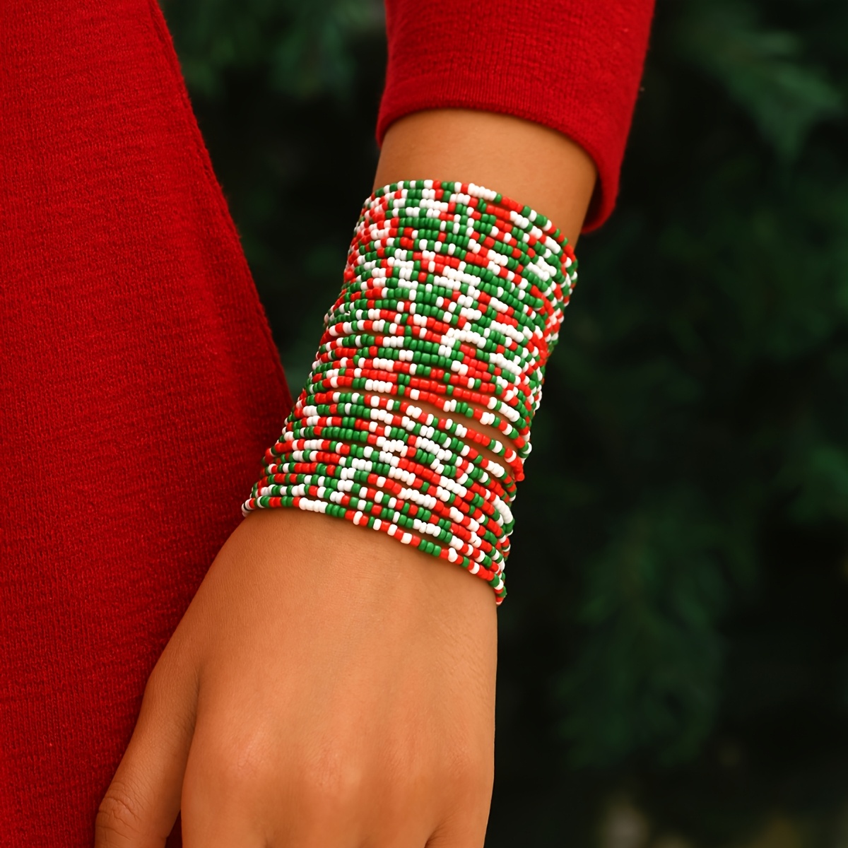 30pcs Festive Christmas Beaded Bracelet Set