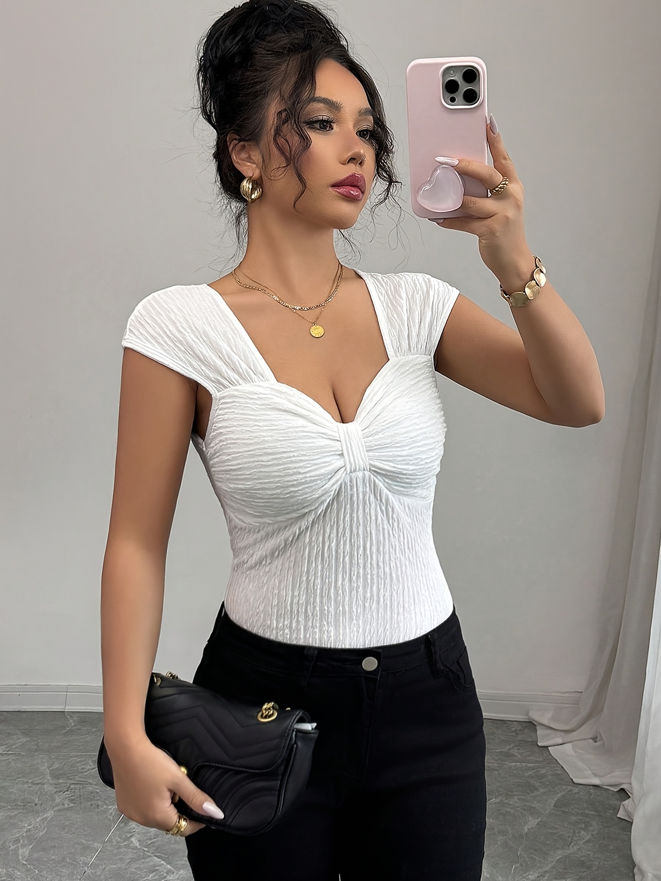 T-shirt estiva da donna alla moda e casual