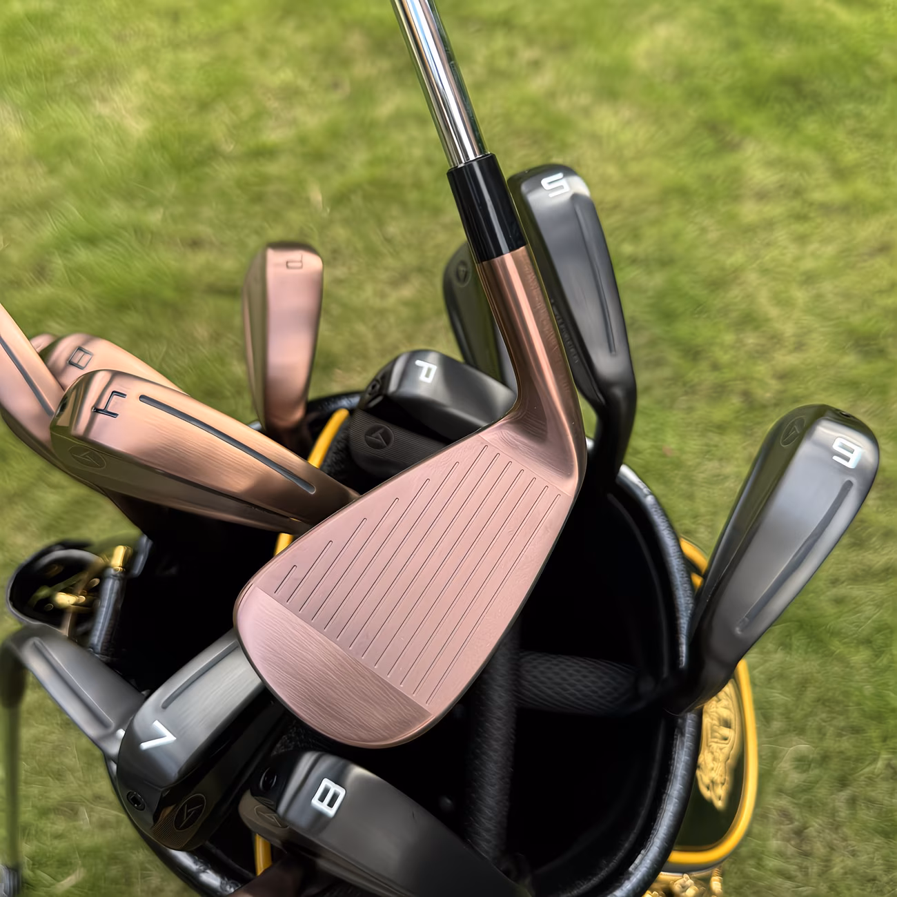 7pcs set s880 golf irons black golden set 4 9 p with stiff shaft rh golf clubs Product details 14