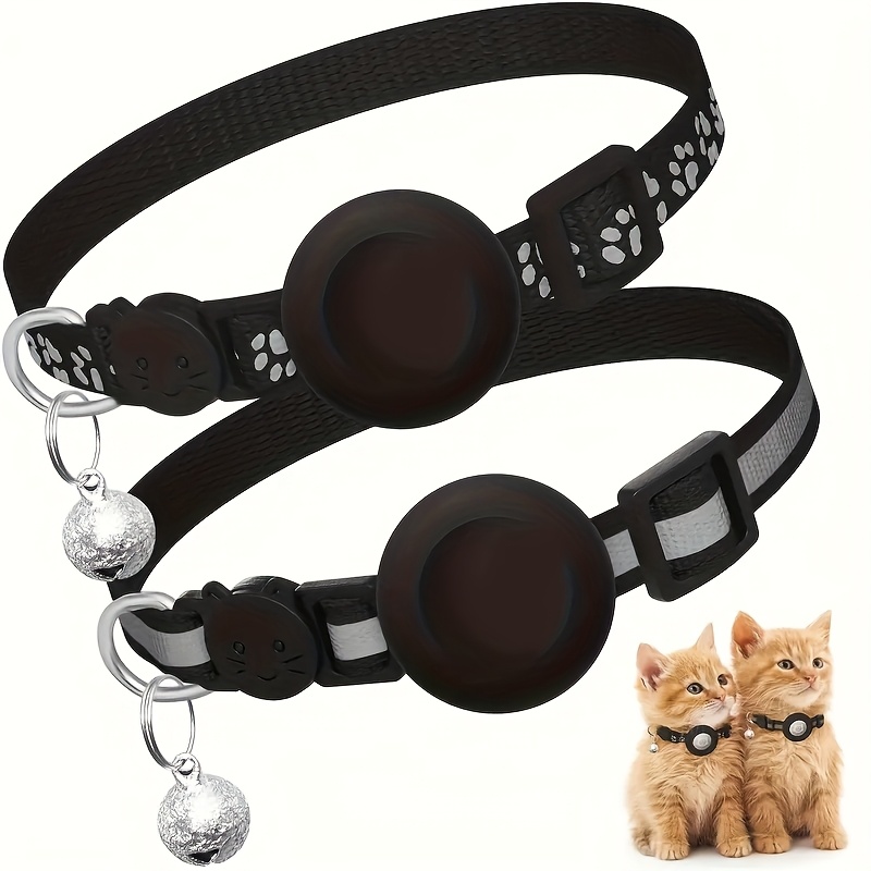 E-shop Ein Set aus zwei abnehmbaren Airtag-Haltern für Katzenhalsbänder, mit einem verstellbaren reflektierenden Design, das sicherer Reisen für Ihr