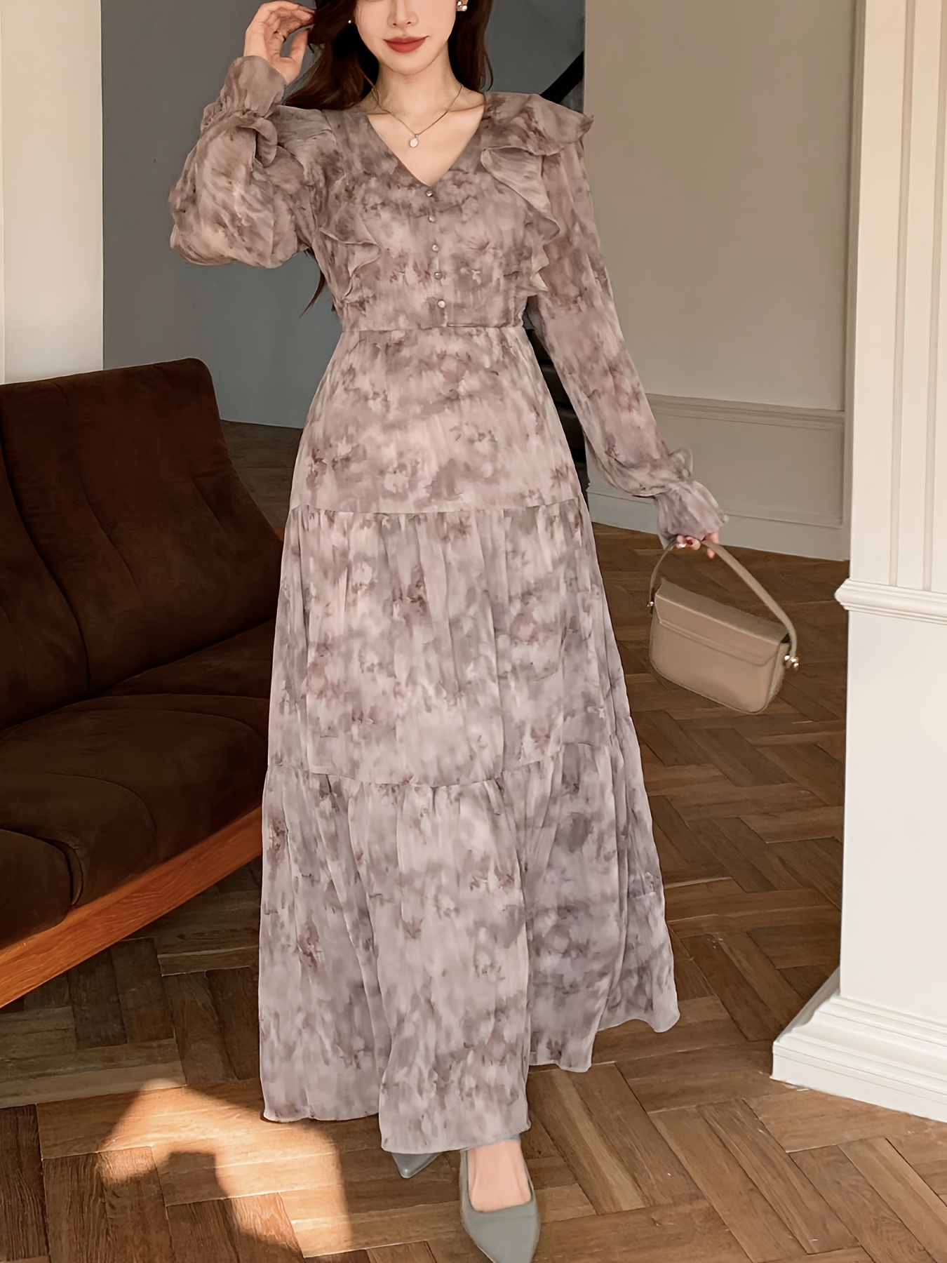 chiffon straight dress styles 8717: Silk chiffon straight dress featuring a sweetheart neckline