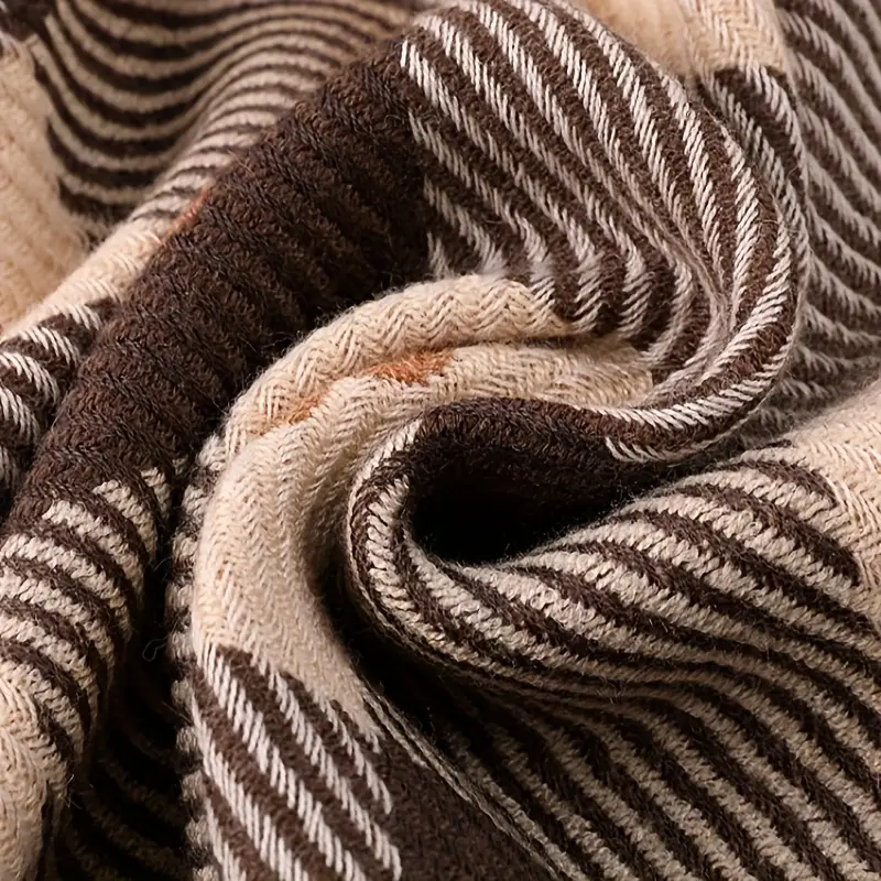 écharpe à motif de cœur wo & ;s - convient à toutes , pour les fêtes, et danniversaire, avec un motif à carreaux sur le thème de et des pompons. Détails du produit 5