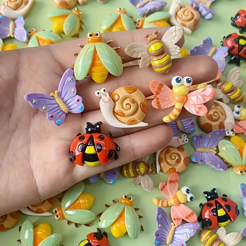 30 brand   fashionable and exquisitely detailed resin ornaments in   random colors featuring butterflies bees insects and animals   jewelry phone case charms hair clips and shoelace buckles