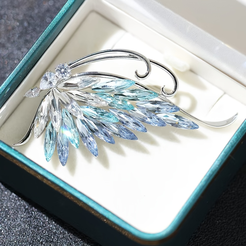 Simulated Brooch European And Simulated Brooch, Three-dimensional Gradient Color, High-end Pin, Fashionable And Brooch, Suitable For Coat, Sweater, Jacket And Other Accessories