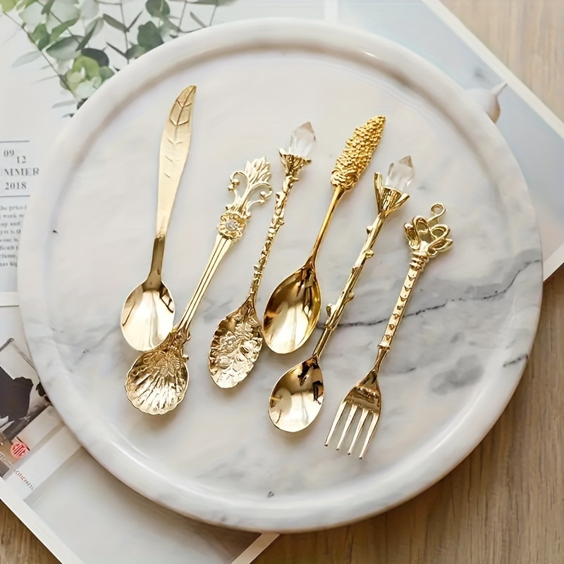 

6pcs Vintage Royal Style Dessert Cutlery Set, Stainless Steel Gold Carved, Mini Spoons & Fork, For Coffee Snacks Fruit, Kitchen Teaspoon Tools, Elegant Tableware