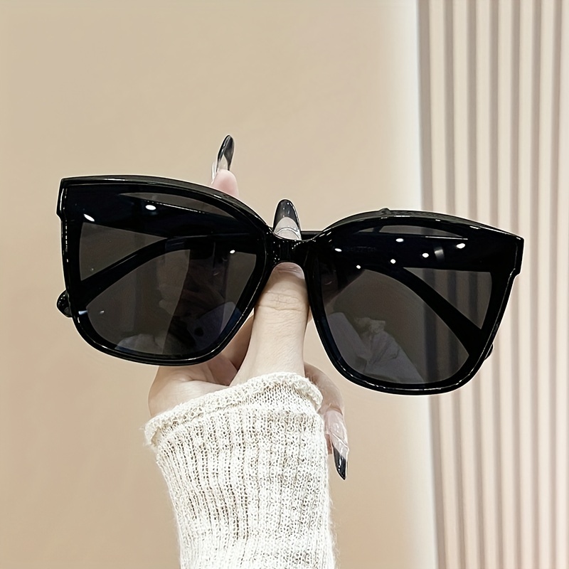 

Large Square Fashion Sunglasses For Women Men Lightweight Anti Glare Sun Shades For Driving Travel