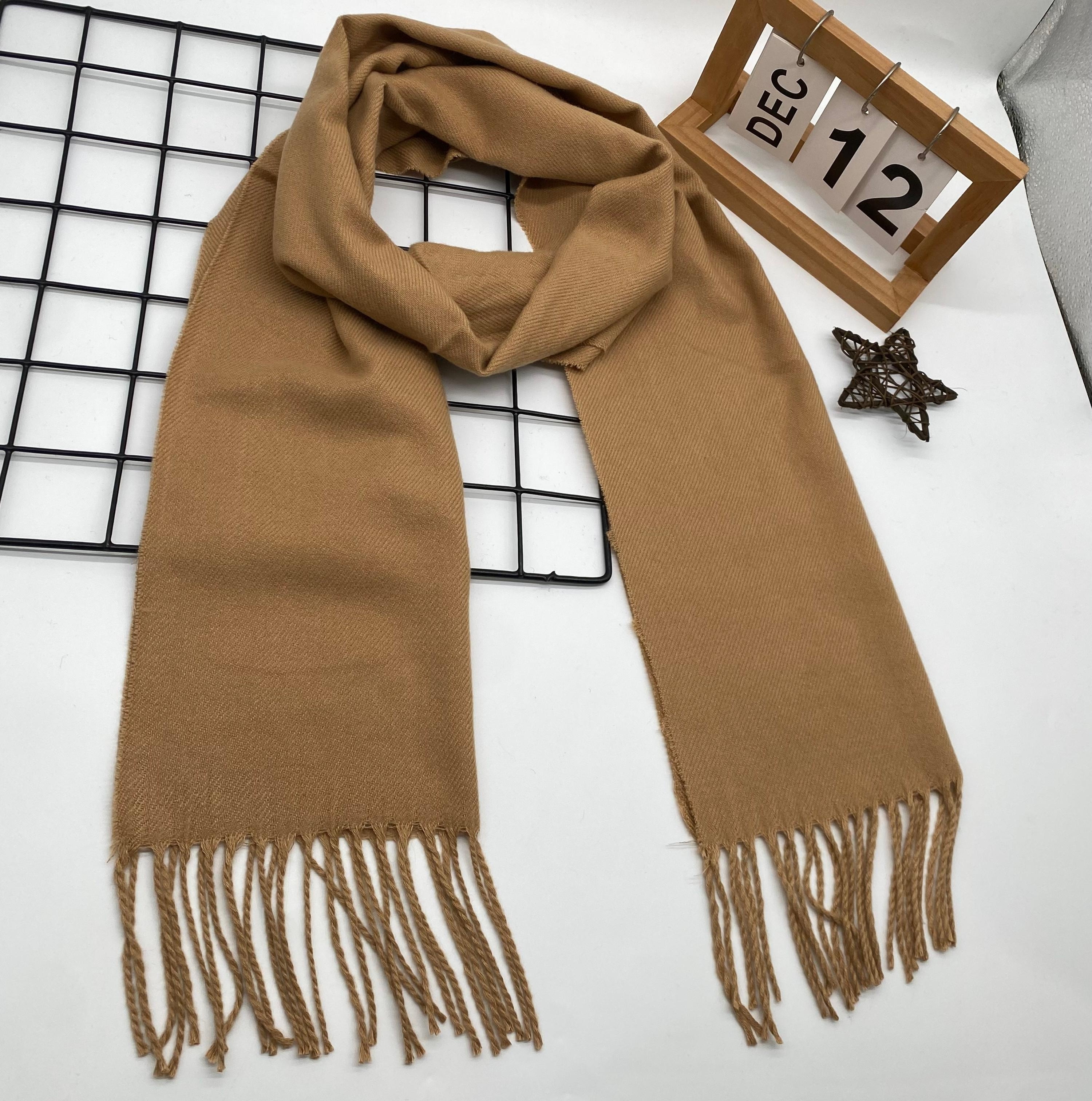 1pc Men's Classic Winter Plaid Scarf with Tassel Edge, Soft and Warm Polyester Scarf, Fashion Accessory for Men, Woven Style details 7