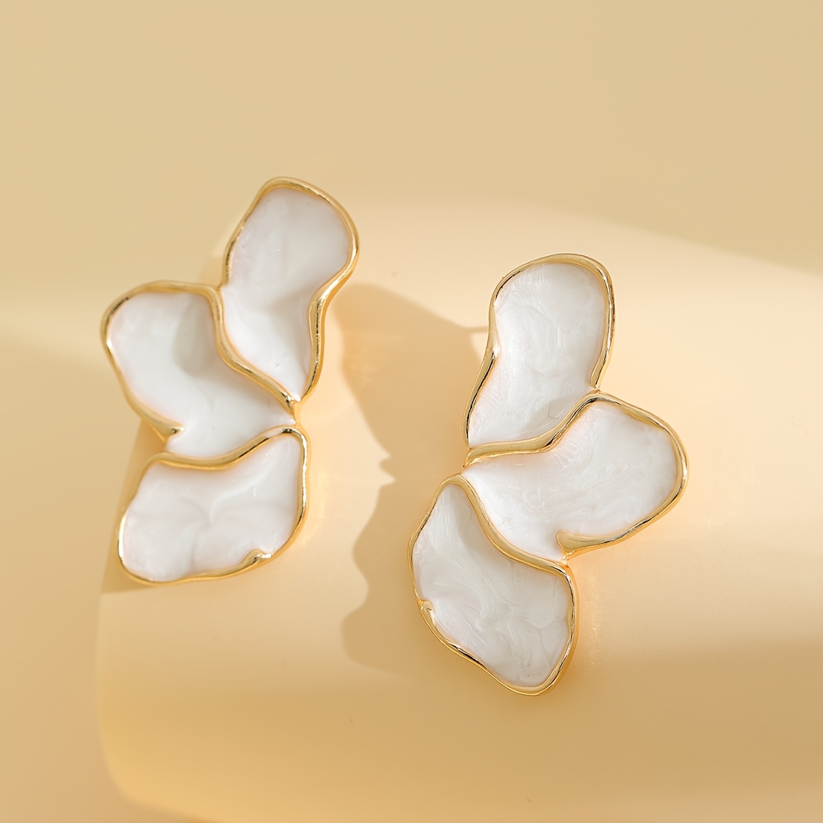 Image of A Pair Of Exquisite Three-petal Enamel Drop Earrings In And , Elegant And Versatile, Perfect For Women' Wear