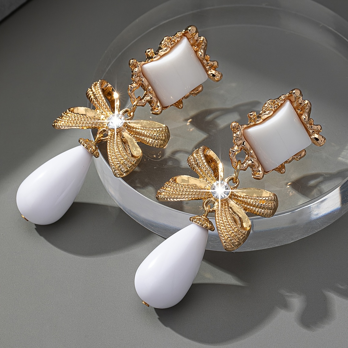 E-shop Ein Paar Vintage Elegante Schleifen-Clip-On Ohrringe mit Strasssteinen, für Feiertage, Geburtstage, Dates, Abschlussbälle, , Hochzeiten, Partys,