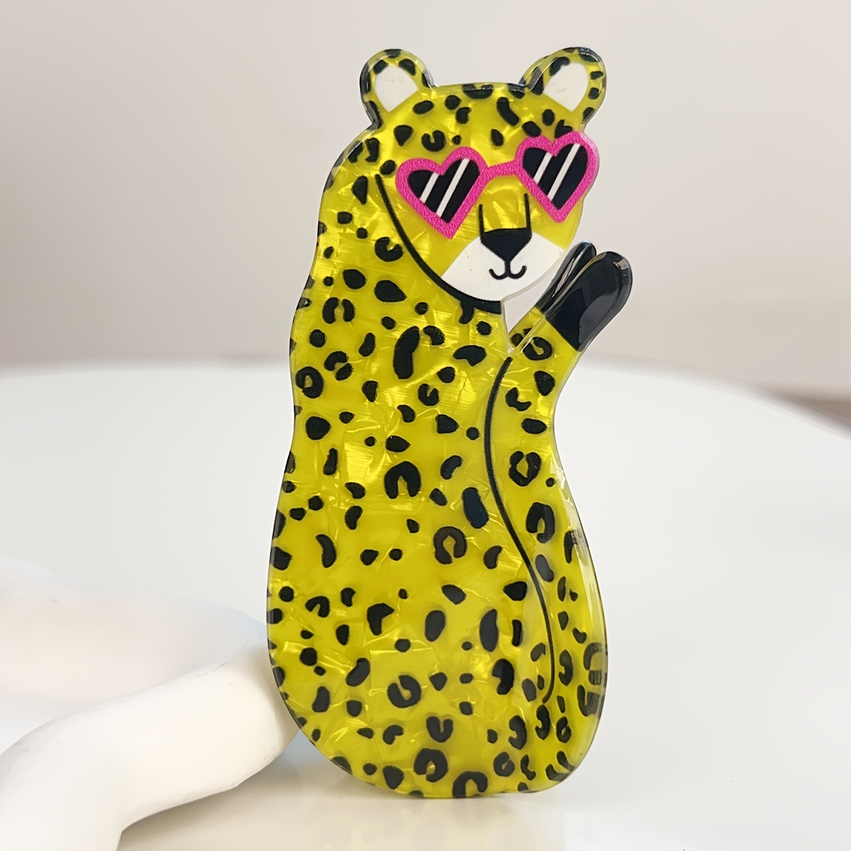 TEMU 1pc Trendy Leopard Heart-shaped Sunglasses Hair Clip, Unique Animal-shaped Hair Clip, Yellow -shaped Hair Grip, Fun Cartoon Hair Accessory