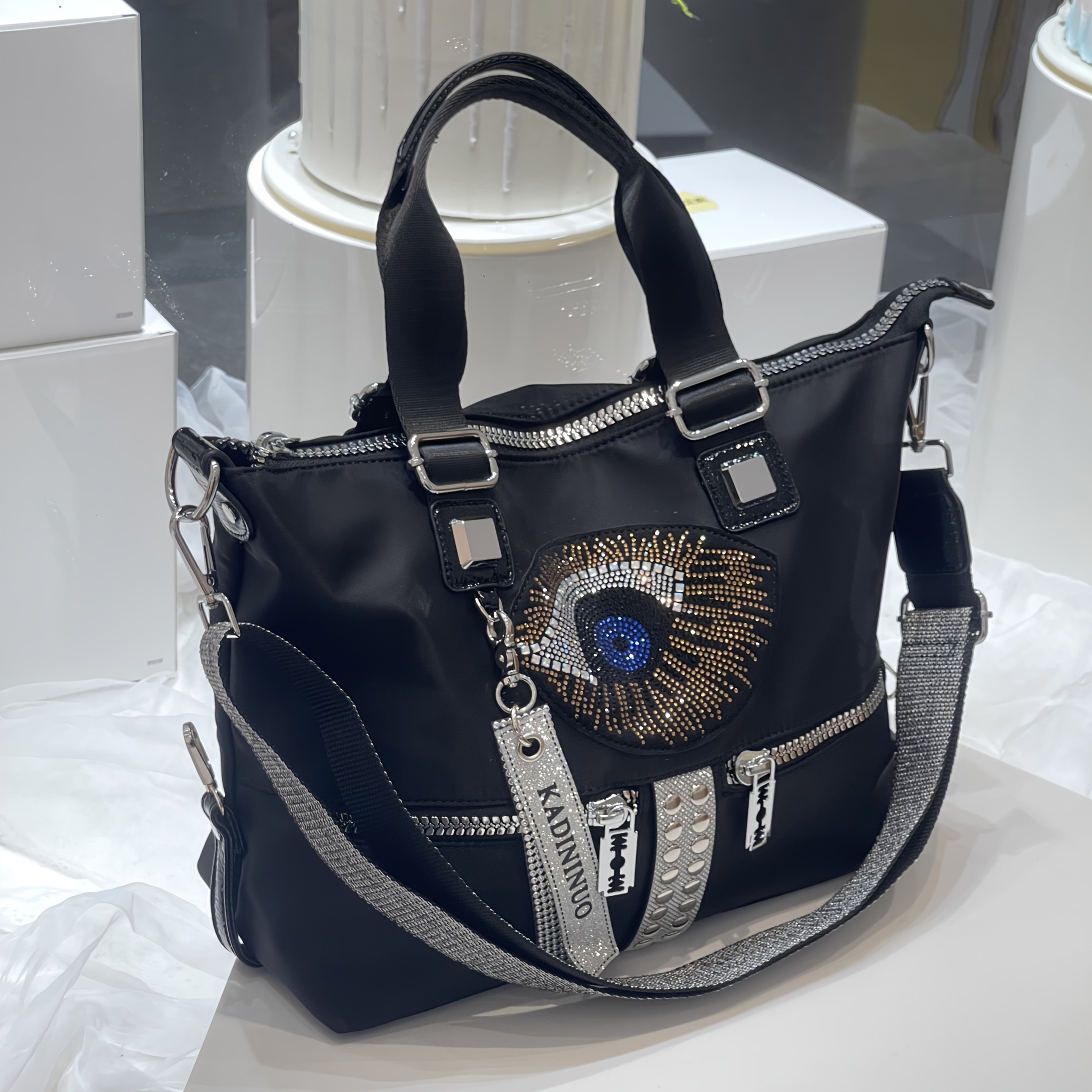 

Angel's Eye Water Diamond Women's Handbag, Black Oxford Fabric Shoulder Bag With , Lightweight Urban Style Tote With Removable Strap, Zipper Closure, Polyester Lining, Embroidered Animal