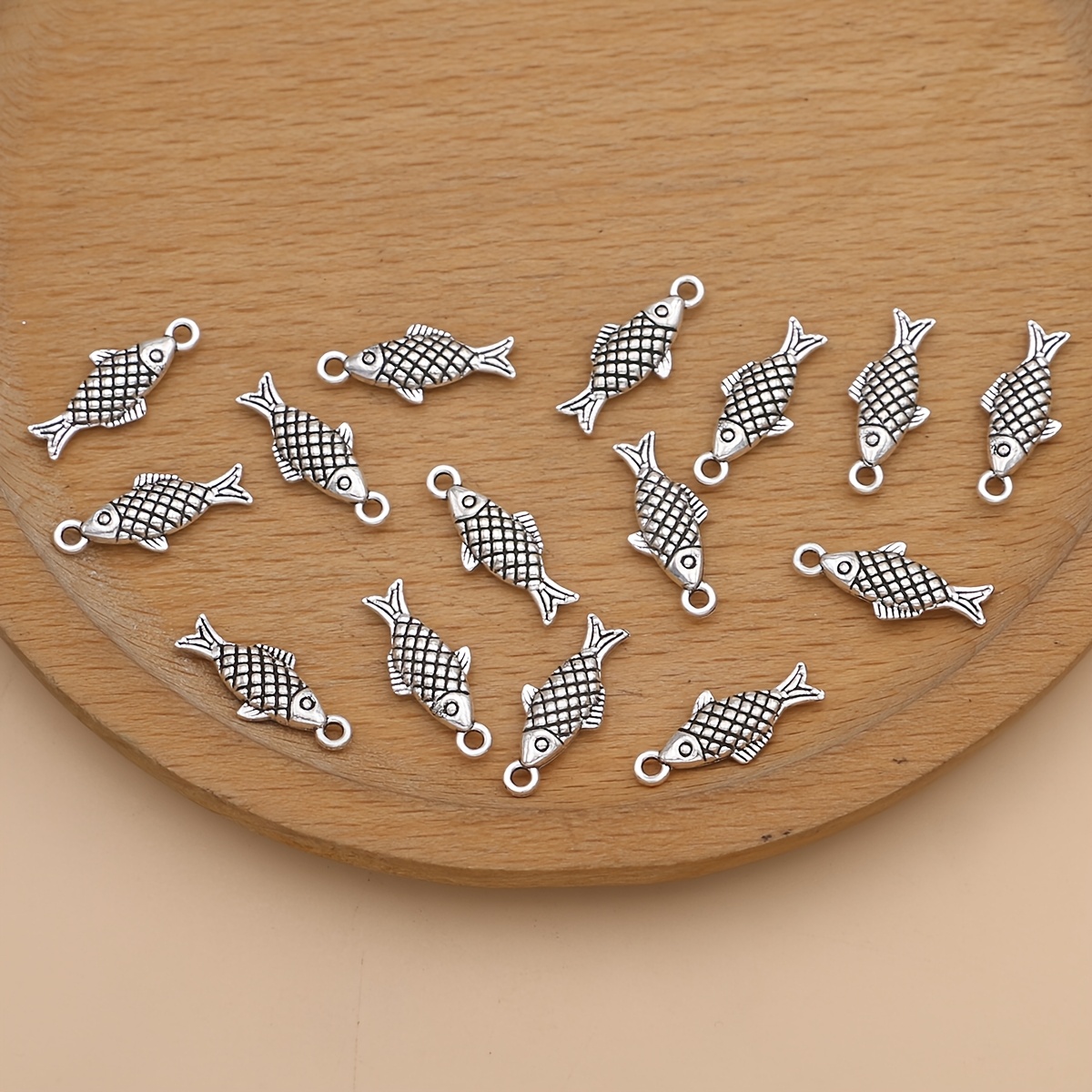TEMU Lot de 15 breloques pendentifs poisson pour la fabrication de bijoux DIY, perles faites à de poisson avec écailles réalistes pour la création de