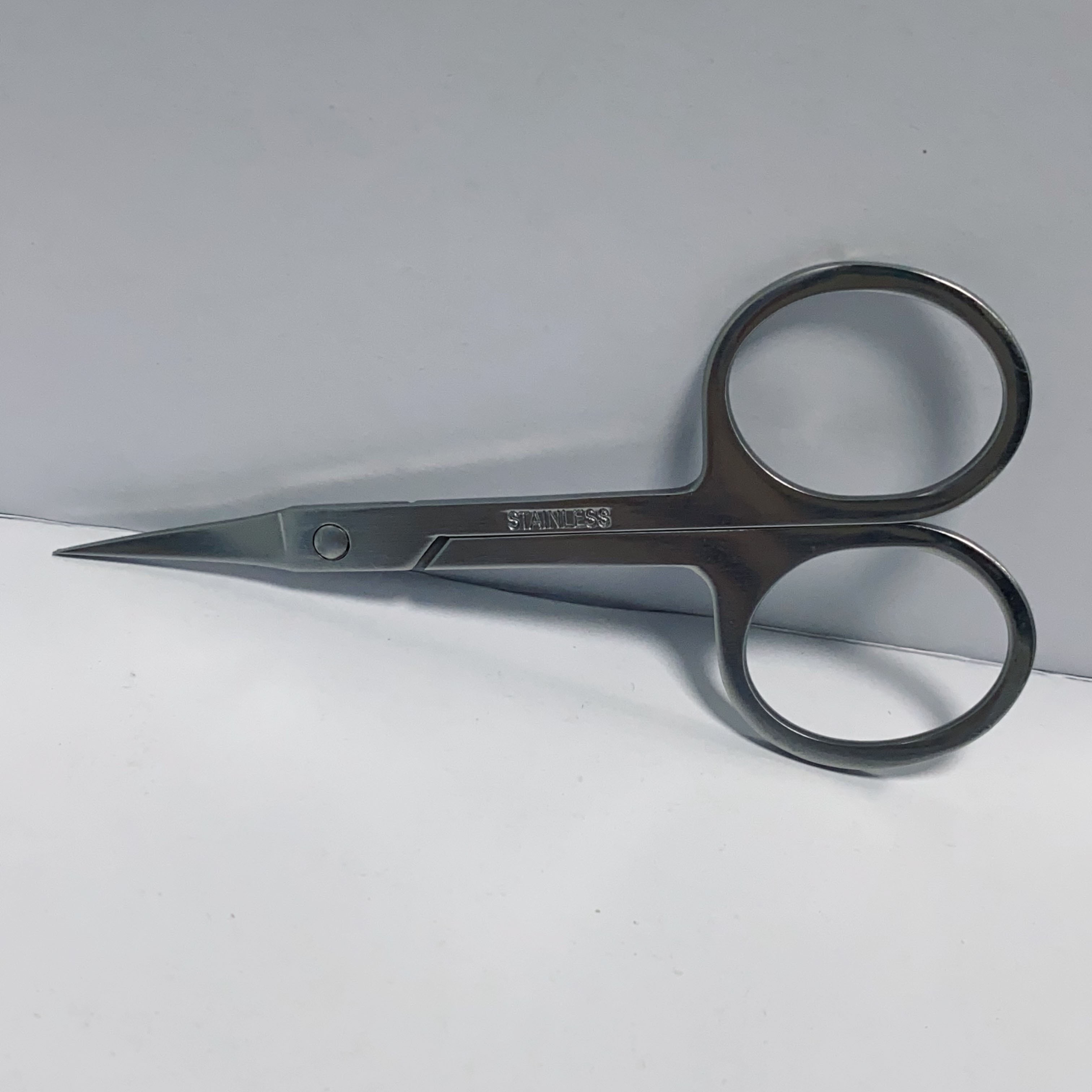 Ultra-Thin Stainless Steel Angle Cutting Scissors, Precise Curved Nail Tool, Unscented, for Perfect Nail Care