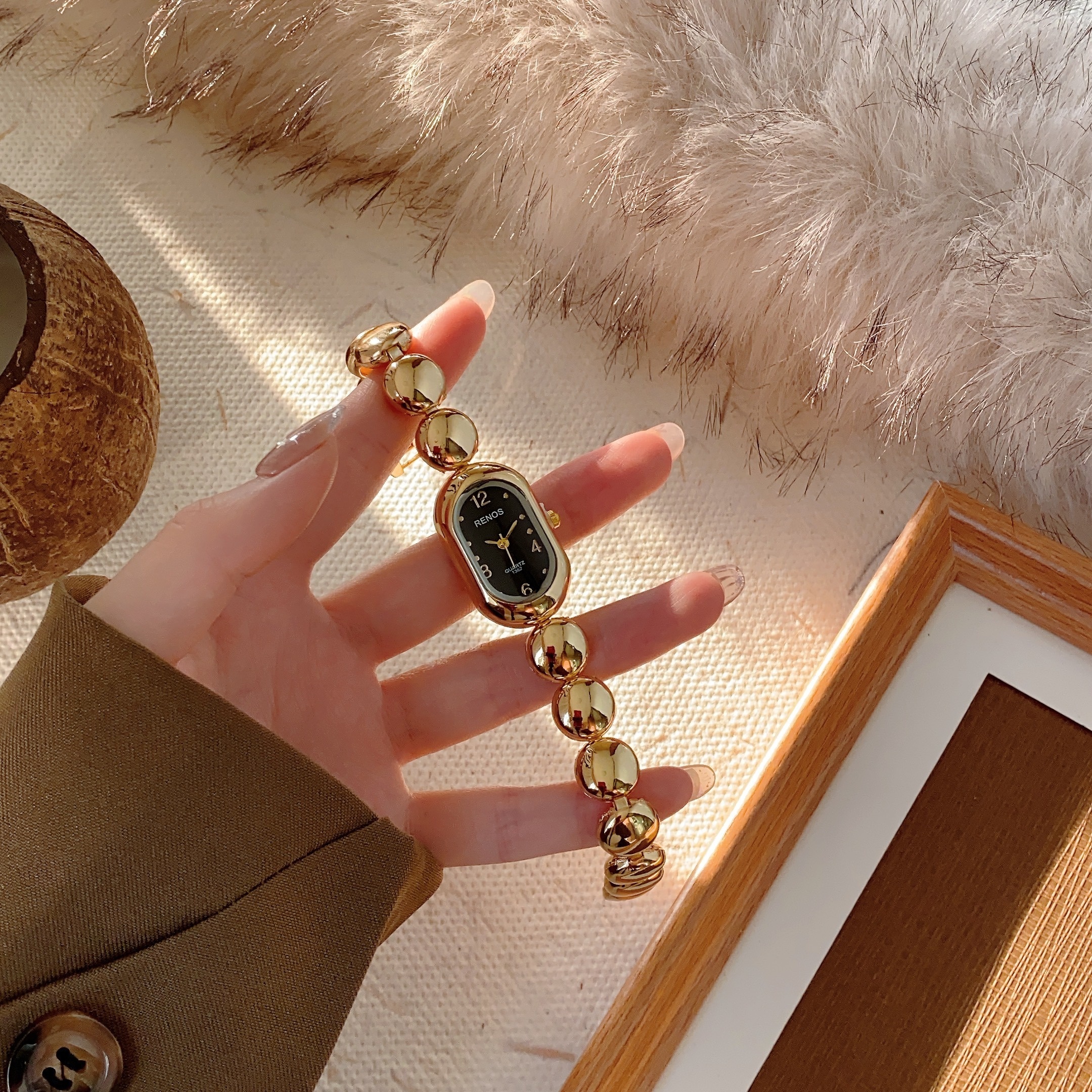 golden oval bracelet style womens quartz watch retro elegant  display picture 1