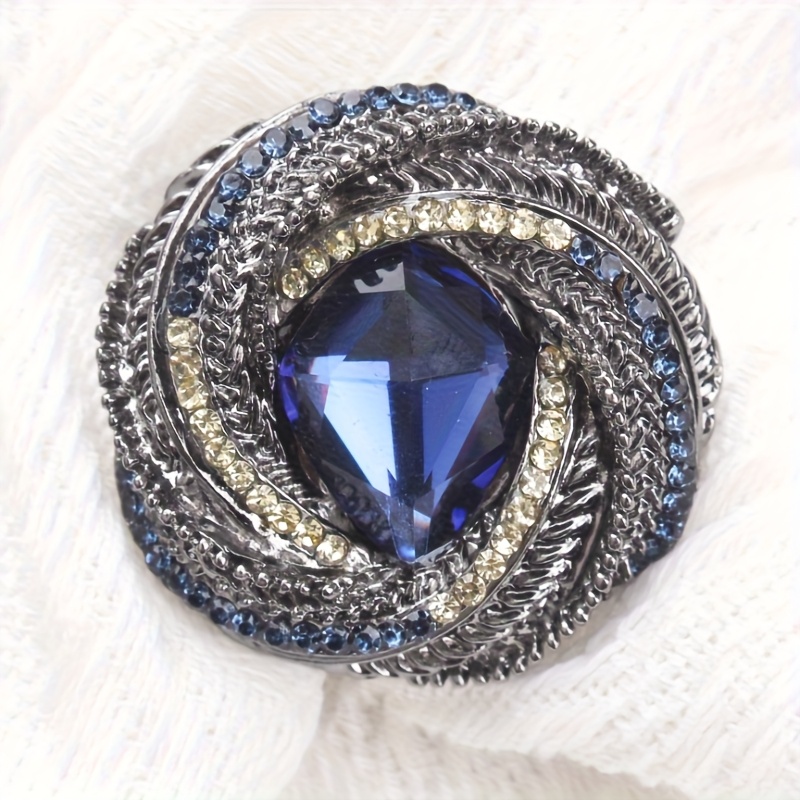 E-shop Gala - Dinnerparty-Brosche – für schwarze Krawatten-Anlässe, formelle , Luxus-Hochzeiten. zu Samtkleidern, Wickelkleidern, Clutches. Verleiht
