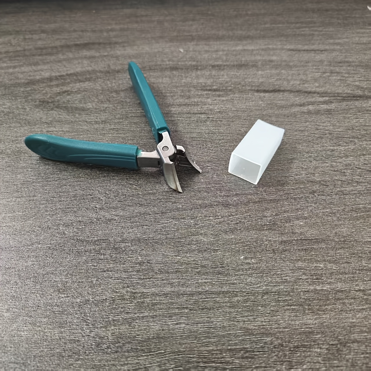Heavy-Duty Stainless Steel Trimmer for Thick and Ingrown Nails