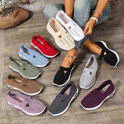 photo de l'article baskets tricotées légères et pour femme avec motif découpé, disponibles , beige, vert, bleu, noir et violet, adaptées à toutes avec une semelle souple