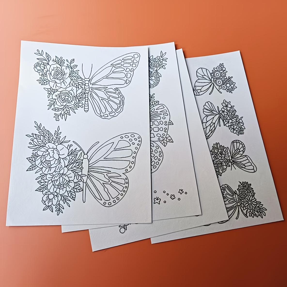 E-shop 4 Blätter Schmetterlingsmuster Klebe-Stickpapier mit wasserlöslicher Stabilisierung, für Stickmuster, waschbares abziehbares Transferpapier,