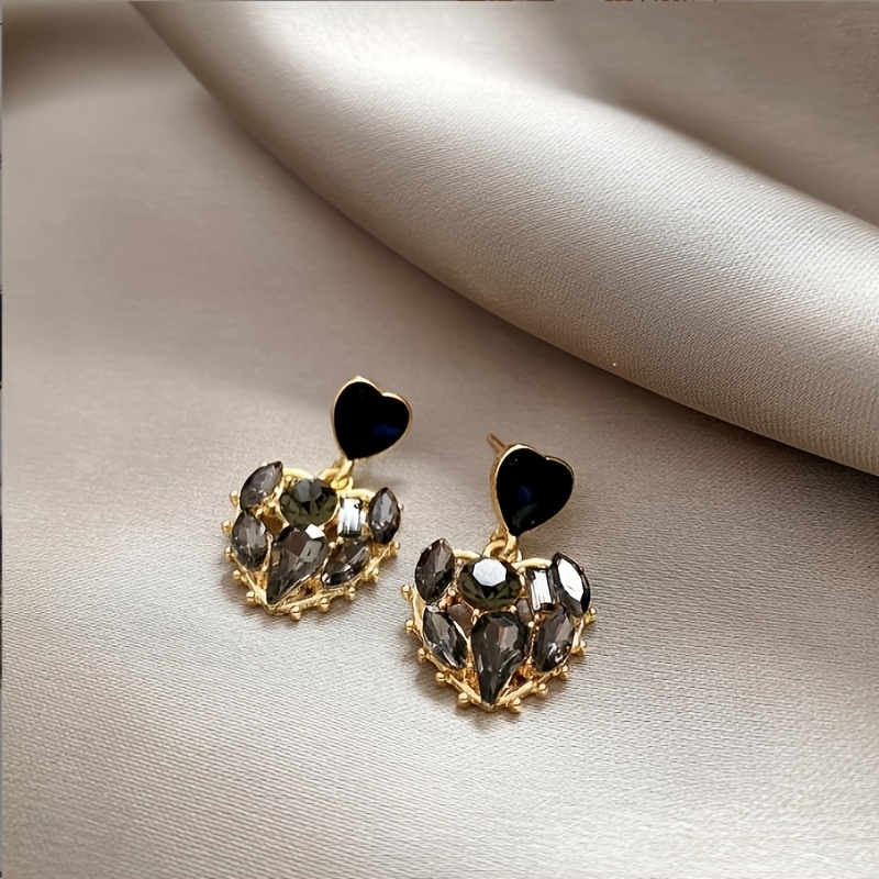 TEMU 1 Pair Heart-shaped Earrings With Synthetic Zirconia, Sparkling Black Heart-shaped Dangle Earrings, A Luxurious And Exquisite Touch To