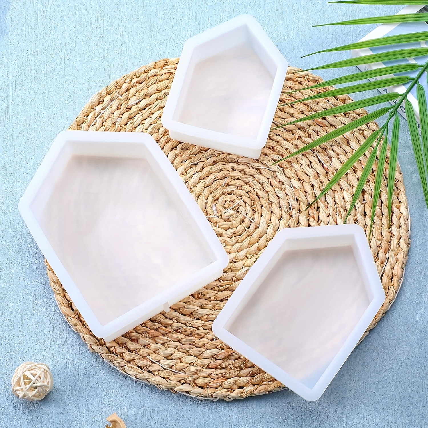 Set Of 3 Blank House-shaped Silicone Molds For Resin Casting, Featuring A Mirror End