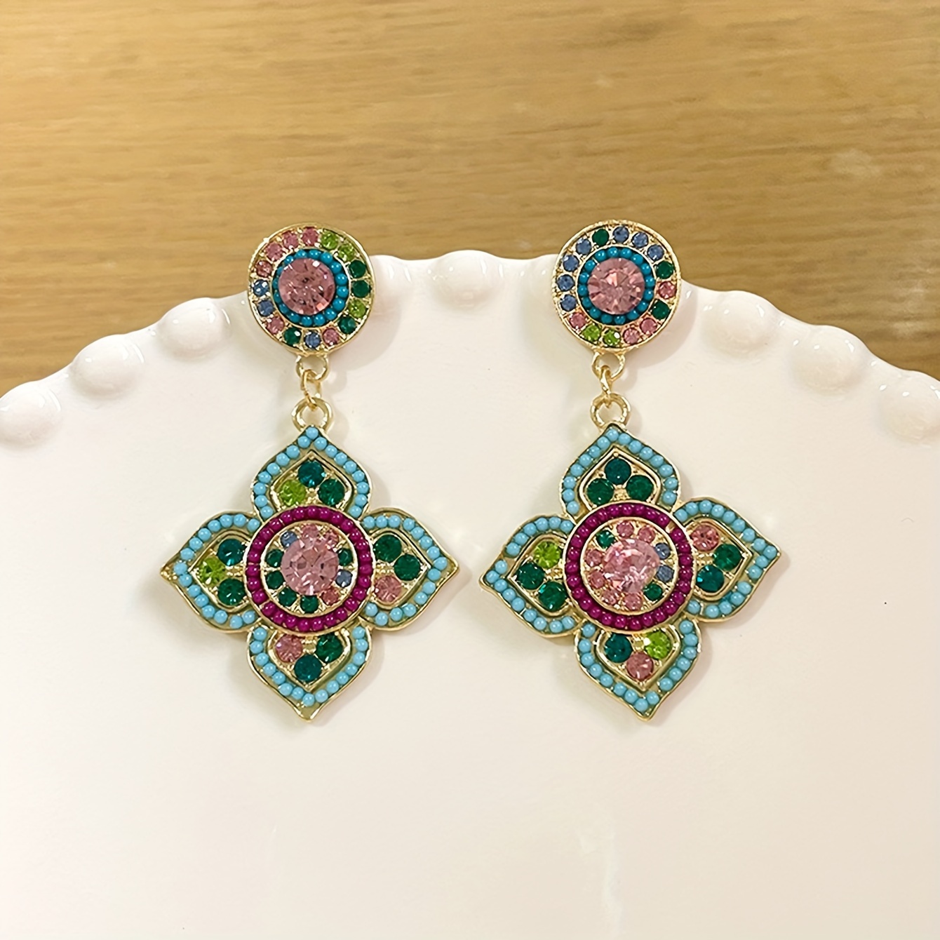 

Boucles d'oreilles pendantes et colorées, de fleurs, , féminine, boucles d'oreilles de fête de