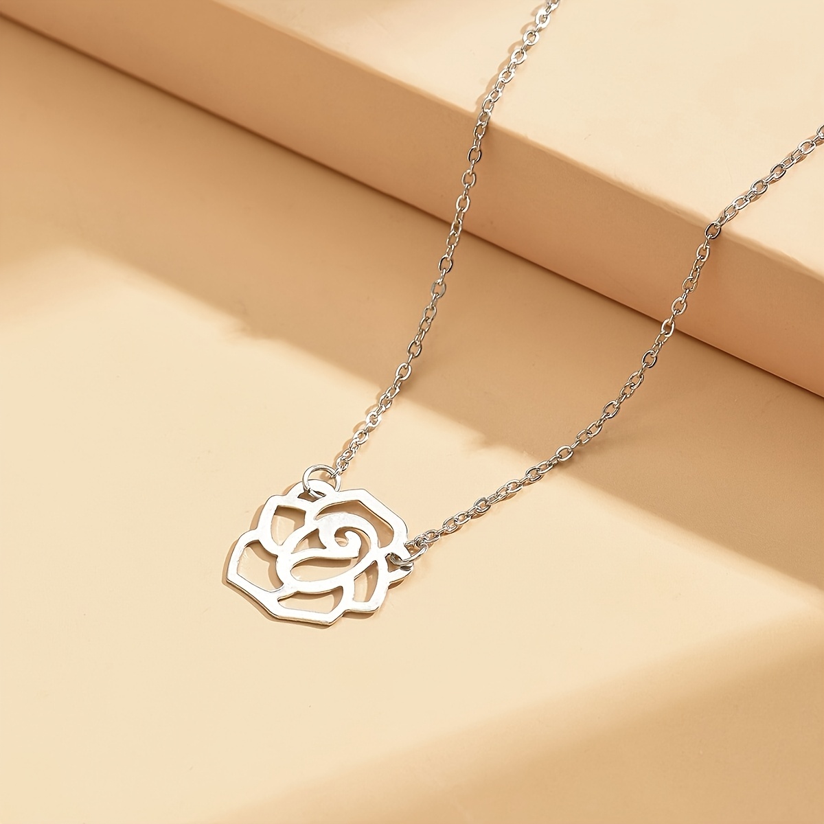 Women's Classic Hollow Flower Necklace, Western Trends