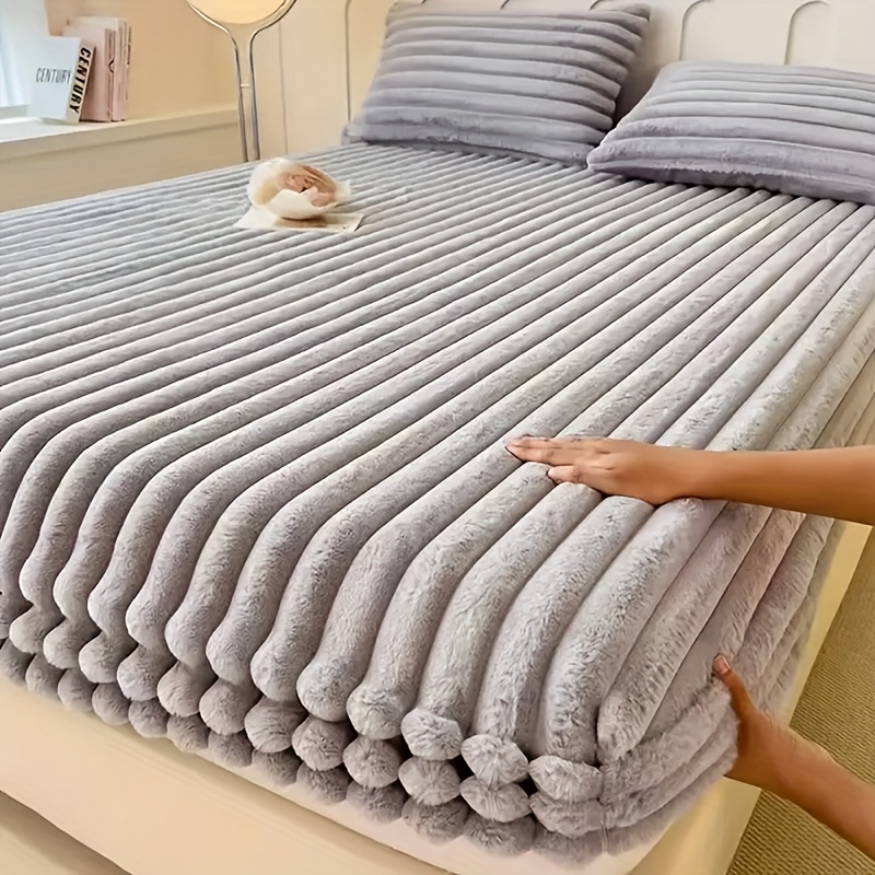 TEMU 1pc Luxury Plush Bedspread,soft & Plush Winter Mattress Protector-plush Texture & Warmth,machine Washable,available In Multiple Colors,soft And