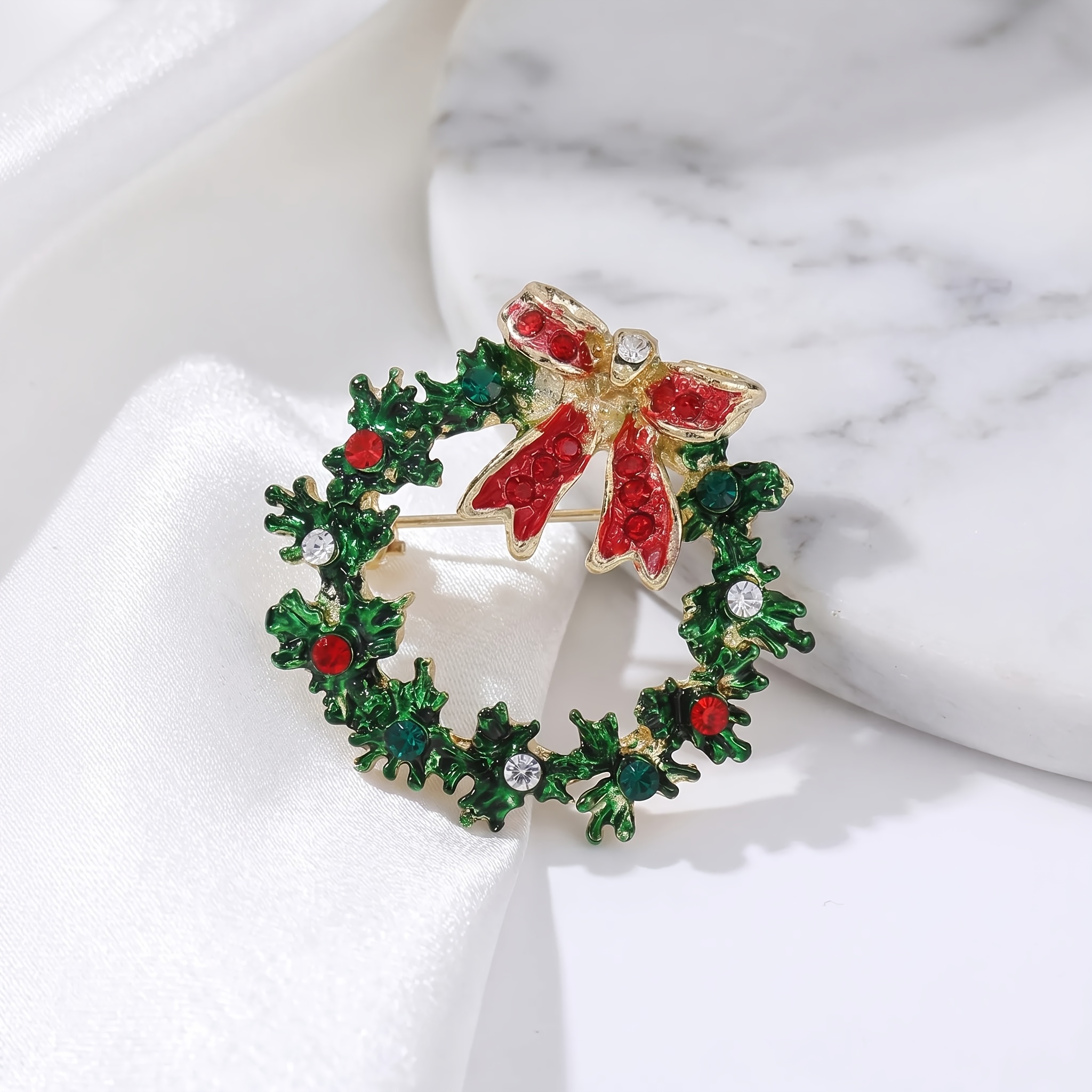 TEMU Broche de guirlande de Noël haut de gamme facile, à , à l'émail, feuille de houx, nœud 3D incrusté, strass, épingle, tenue décontractée de ,