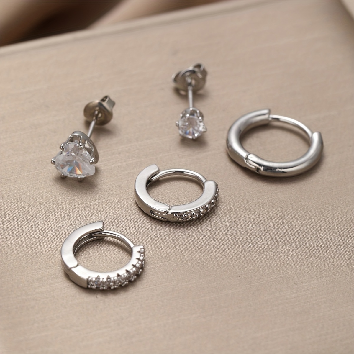 E-shop 5-teiliges Damen Mode Creolen Set, Einfacher Japanisch-Koreanischer Stil Herzförmige Synthetische Zirkonia Kupferlegierung Creolen, Valentinstag